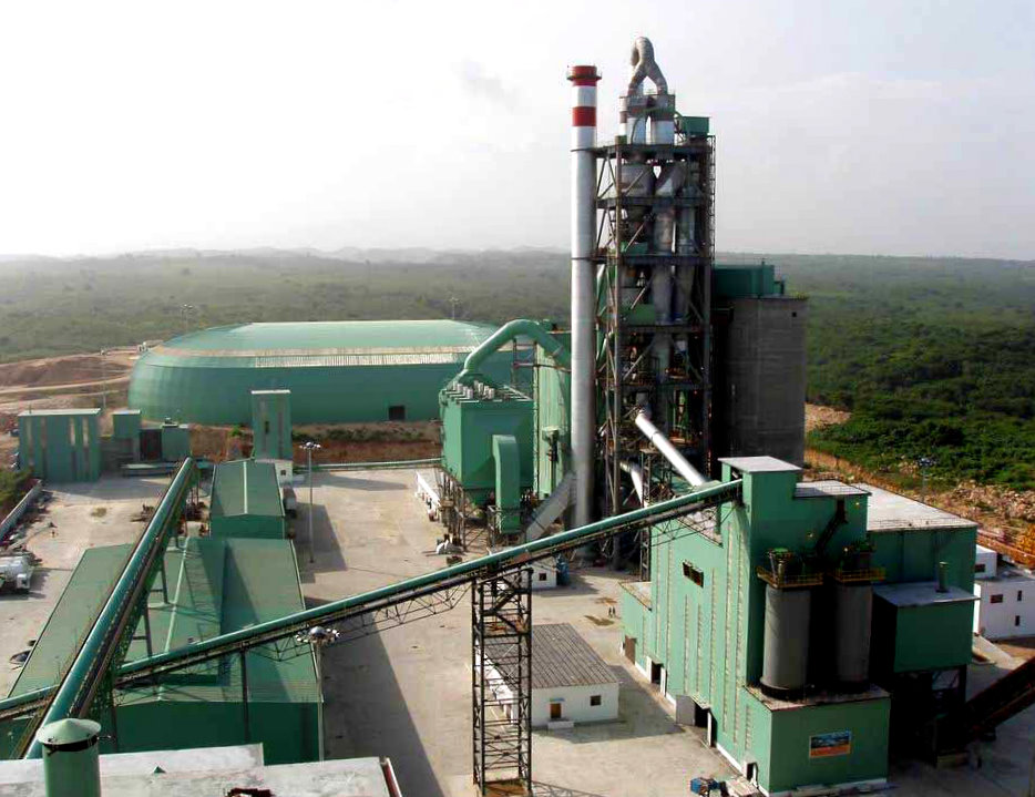 多米尼加DOMICEM水泥厂2750td熟料新型干法水泥生产线全景2.jpg